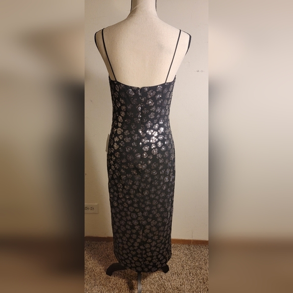 Black Dress - Picture 3 of 4